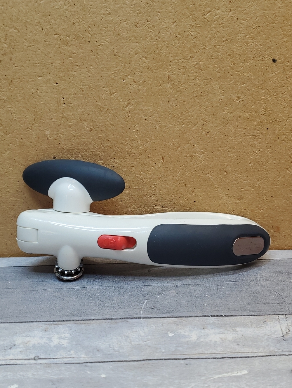 Zyliss Lock N' Lift Blue and Whtie Can Opener